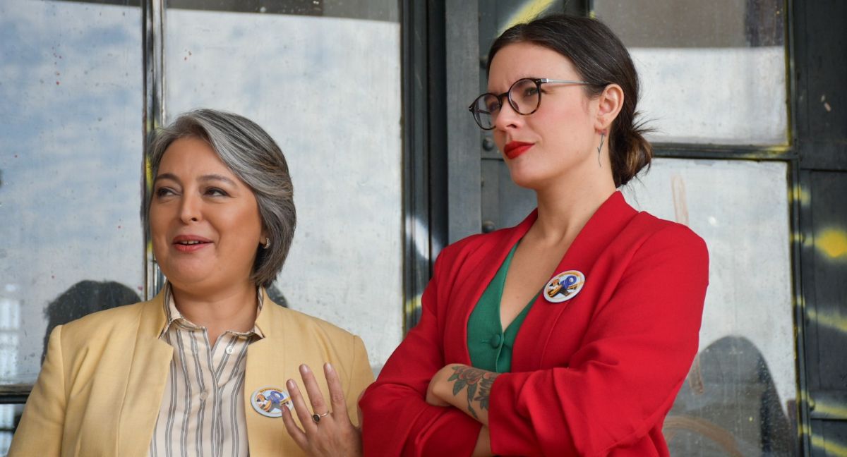 Camila Vallejo abre la billetera y realiza donación a campaña de Jeannette Jara