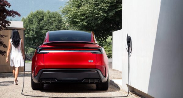 Chile está todavía lejos de la meta de electrificación del parque automotor.