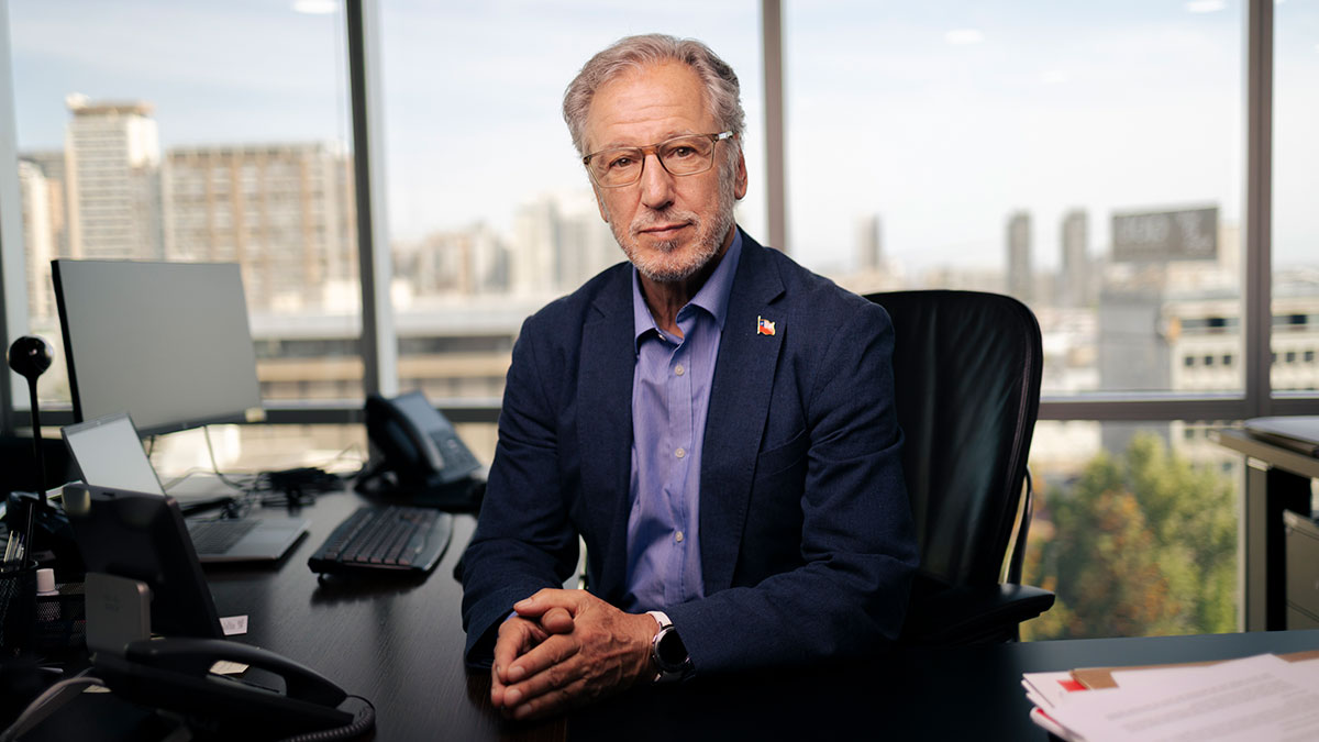 Habrá compensación por alzas de la luz: $2 mil mensuales durante seis meses anuncia ministro García