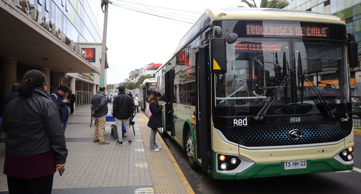 El plan de refuerzo de transporte para el Gran Valparaíso que busca modernizar la región: nueva flota de buses eléctricos, recorridos nocturnos y modernos trenes