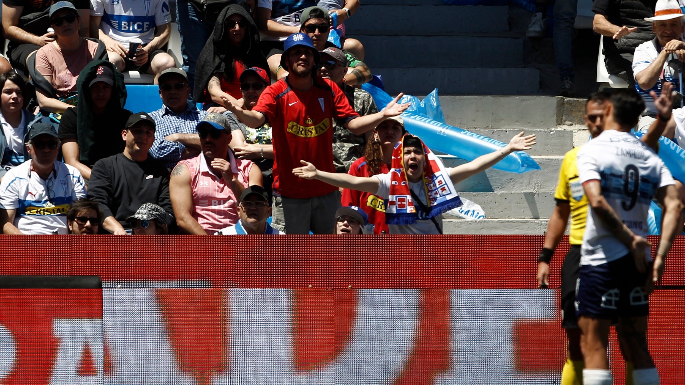 Los primeros cinco sancionados del Claro Arena: hasta seis años de castigo por lanzar objetos, intento de agresión a jugadores y mal uso de acreditación