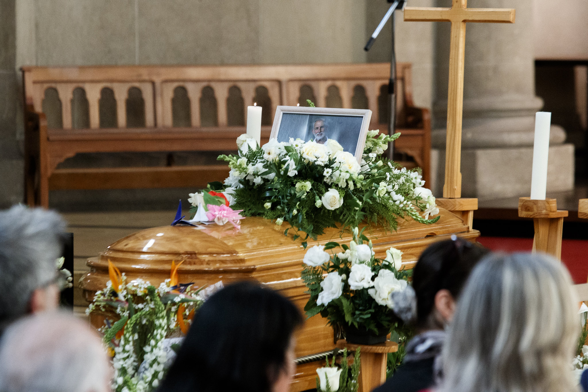 El conmovedor recuerdo de Amparo, los inagotables elogios de sus colegas y un cariño que atraviesa generaciones: así fue el primer día de velorio de Héctor Noguera