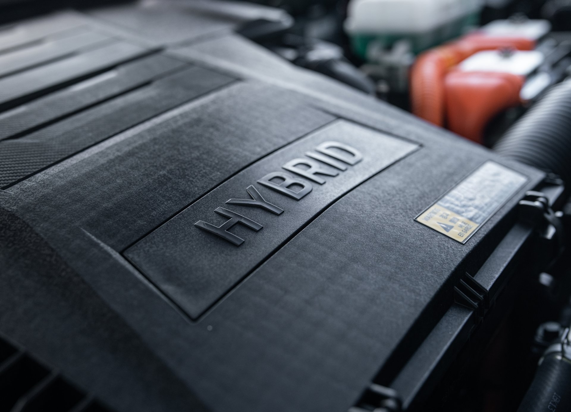 Híbridos convencionales y microhíbridos: Radiografía de las bajas emisiones y los beneficios regulatorios