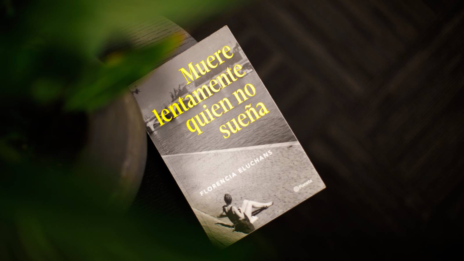 Es un libro muy íntimo": La revolución del amor y la sexualidad en "Muere lentamente quien no sueña" de Florencia Eluchans