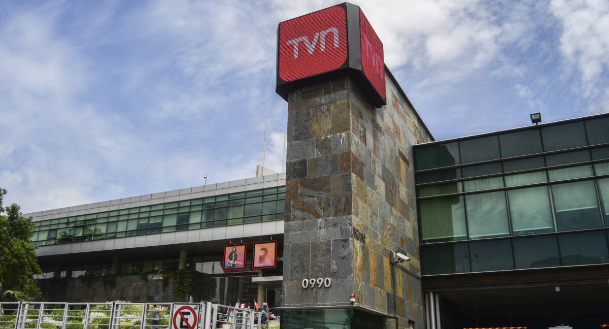 Nuevo presidente del directorio en TVN: mañana se despide Gazmuri y Dussaillant aterriza en abril entre la expectación sobre el futuro de la señal estatal