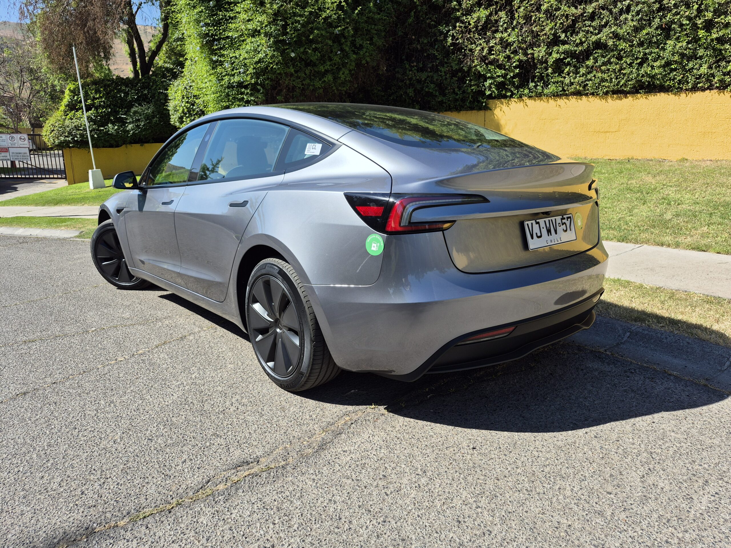 Tesla Model 3 tracción trasera prueba a fondo en Chile.