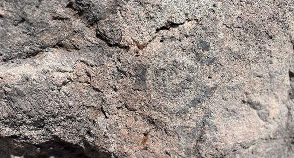 Hallazgo de petroglifos en el Cerro San Cristóbal