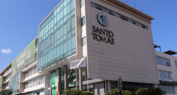 Multa a Universidad Santo Tomás por jornada laboral de 45 horas
