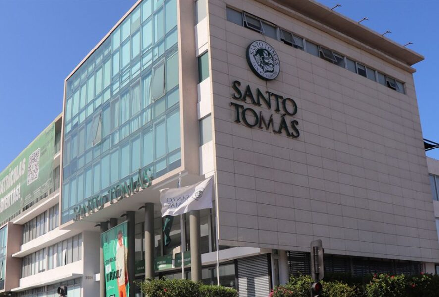 Multa a Universidad Santo Tomás por jornada laboral de 45 horas
