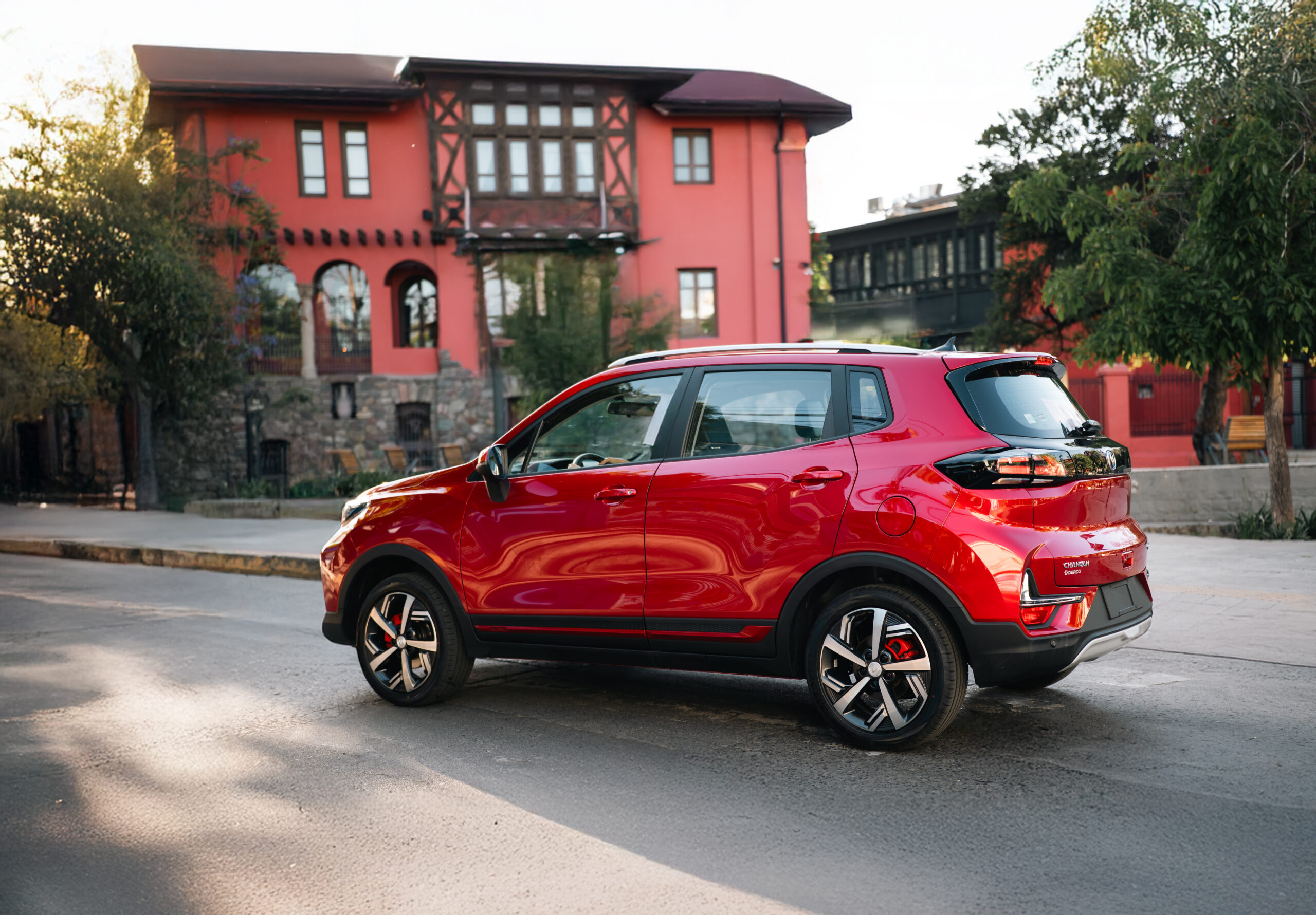 Nuevo Changan CS15 Plus 2025: diseño, equipamiento y precios