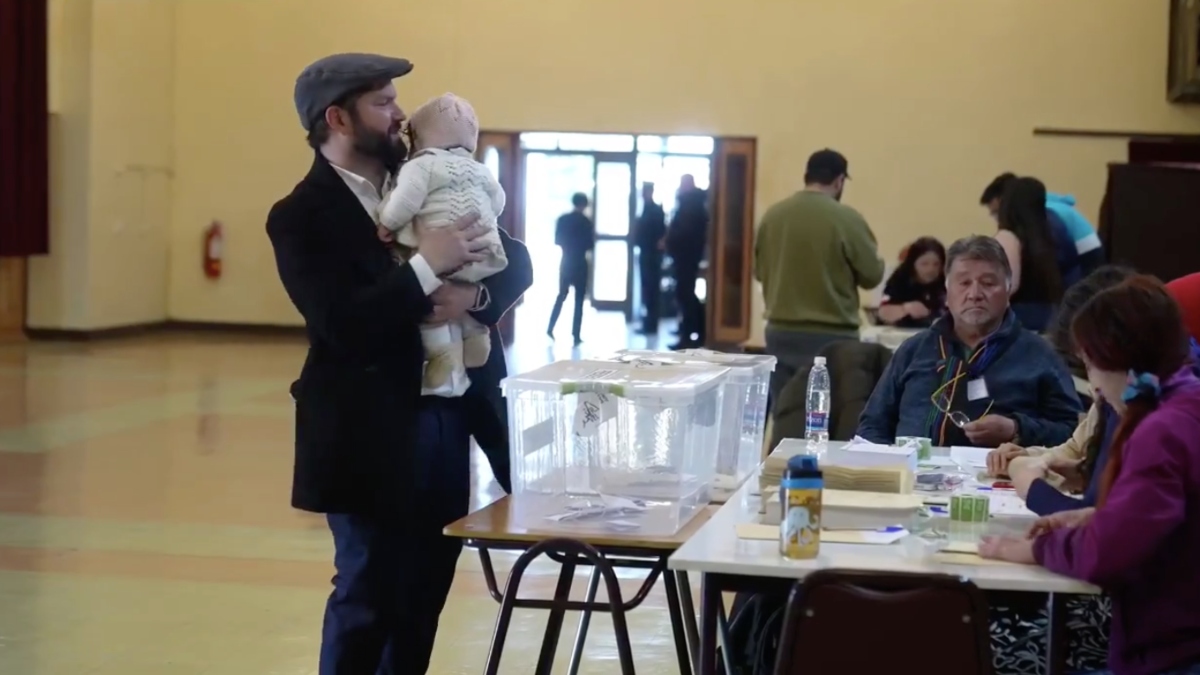 Boric tras votar en Punta Arenas: "No corresponde que en este día yo ...