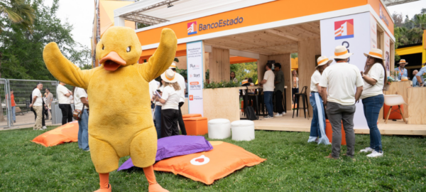 Pato de BancoEstado en ETM.