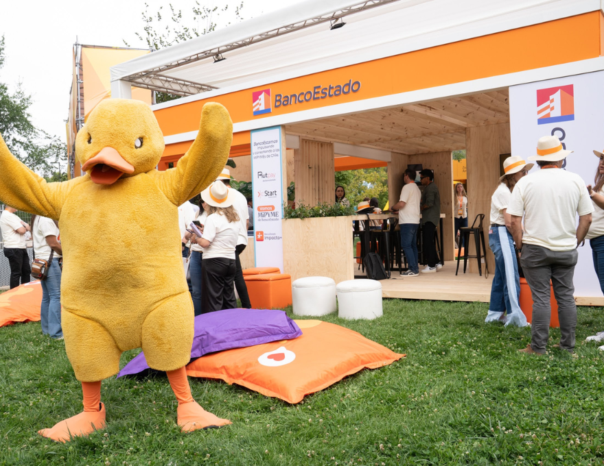 Pato de BancoEstado en ETM.