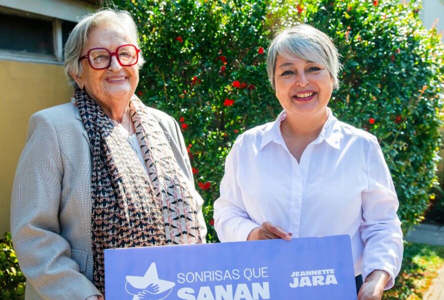 Luisa Durán y Jeannette Jara