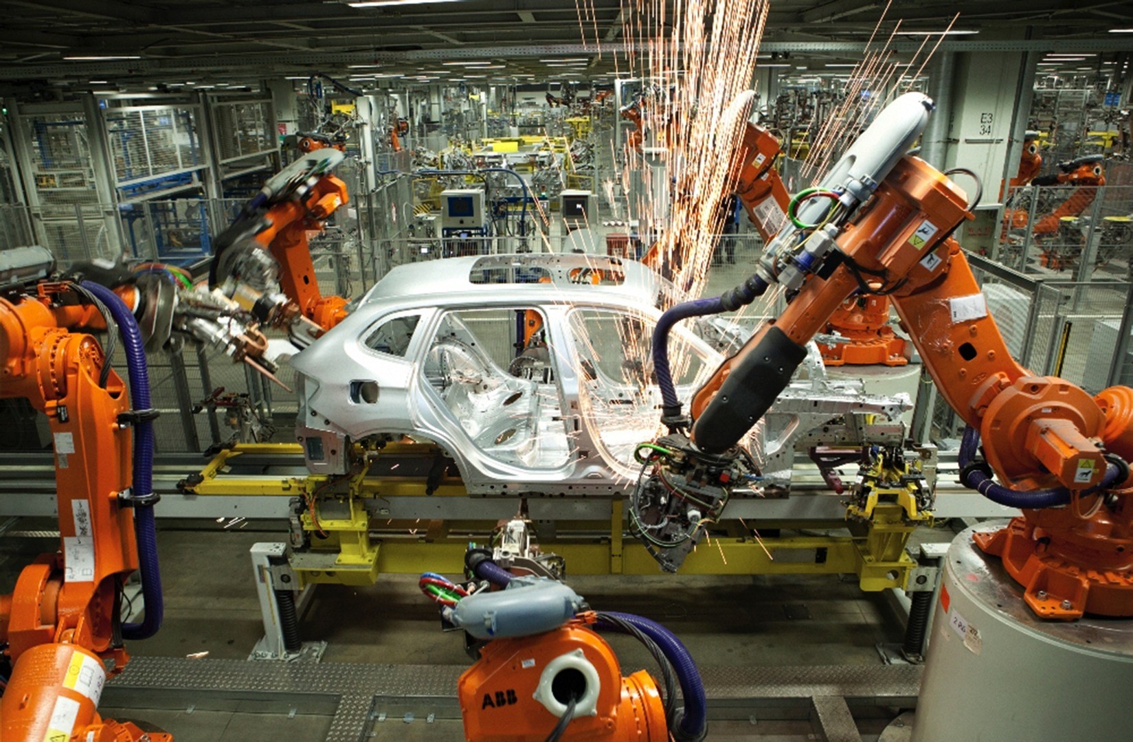 expansión global de fabricantes chinos de autos