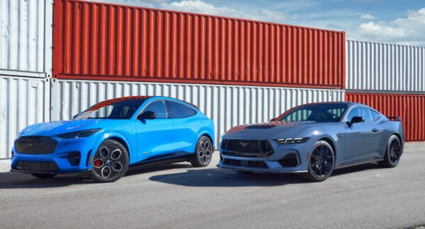 Mustang de gasolina vs eléctricos Ford