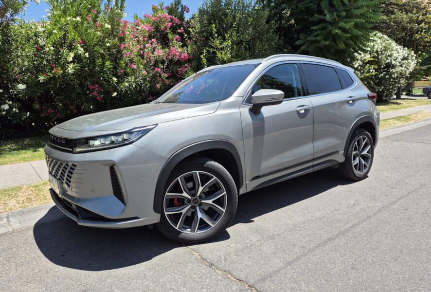 Exeed LX 2025 4WD es premium o no