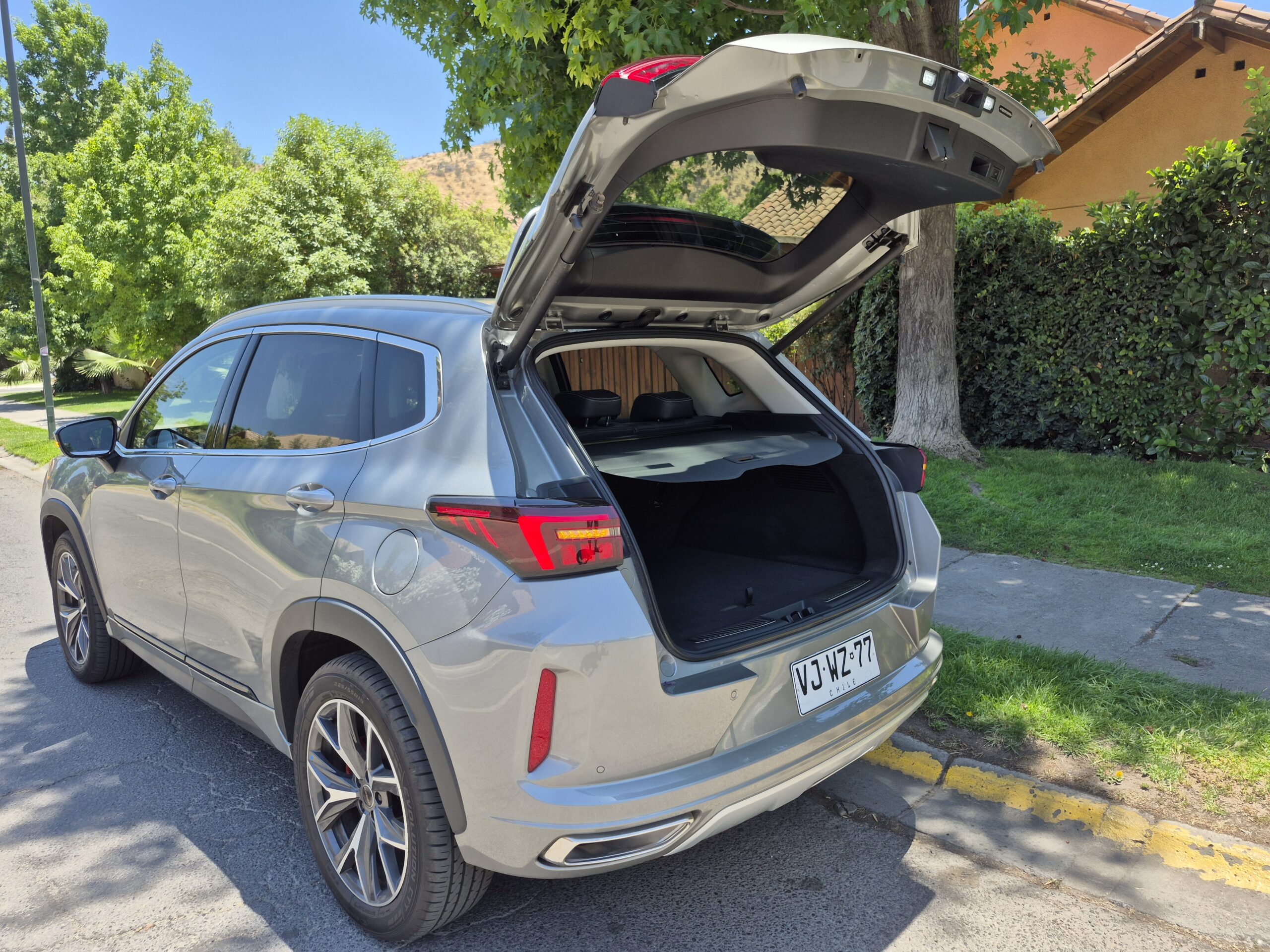 Exeed LX 2025 4WD es premium o no