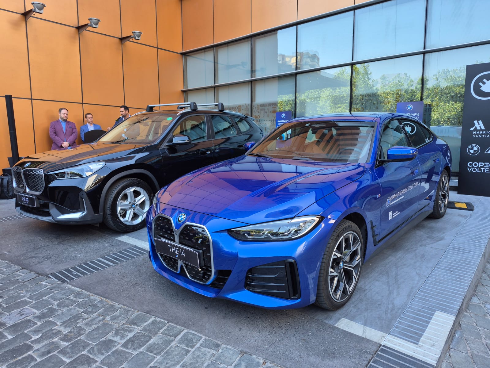 cargadores BMW y Voltex en Hotel Marriott de Santiago