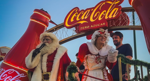 Personajes de Caravana Navideña de Coca-Cola.