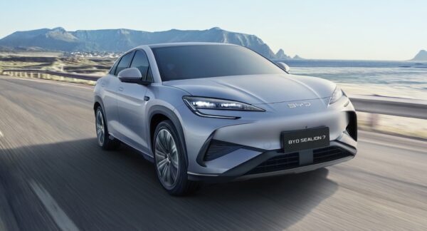 Tesla pierde liderazgo EV