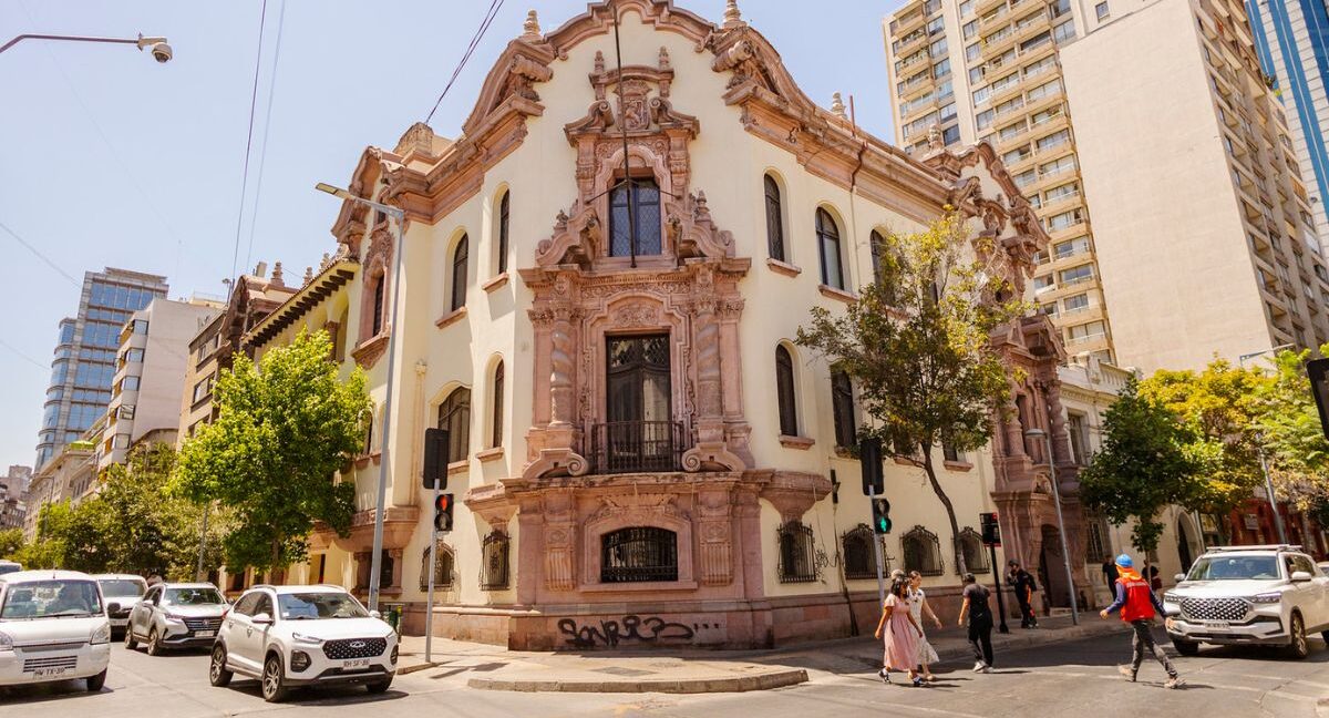 Restauración de la Casa Ariztía, ex Bar The Clinic