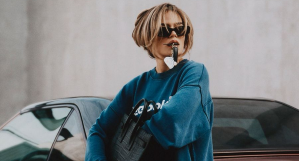 Reebok agenda a Karol G como embajadora oficial.