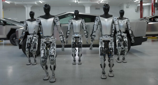 delincuentes vigilados por robots Optimus