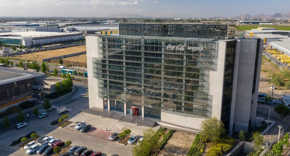 Coca-Andina en su edificio de comunicaciones corporativa.
