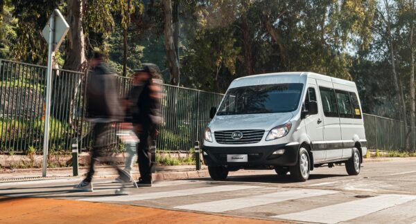 en qué fijarse al contratar un transporte escolar
