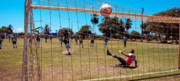 Personas jugando en apuestas deportivas.