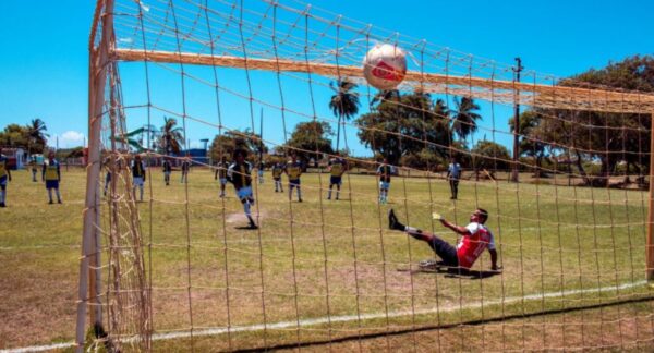 Personas jugando en apuestas deportivas.