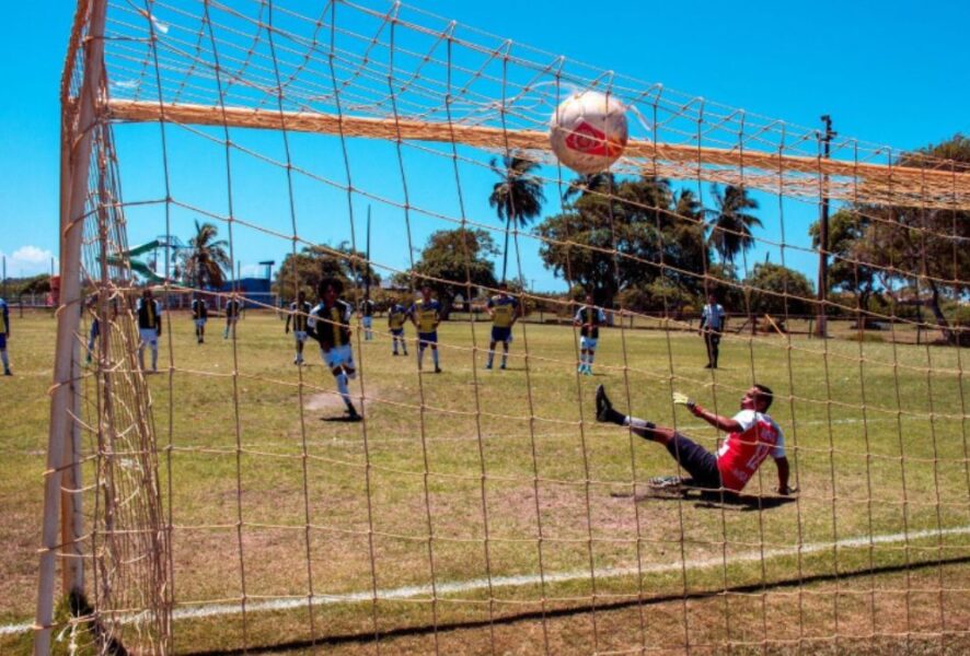Personas jugando en apuestas deportivas.