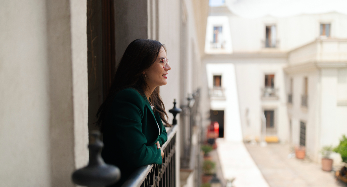La ministra Vallejo en su oficina.
