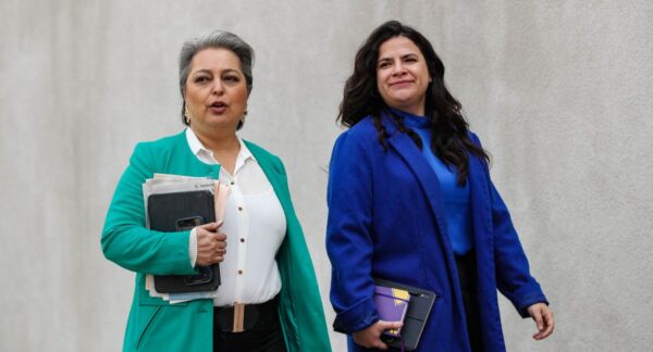 Jeannette Jara y Antonia Orellana