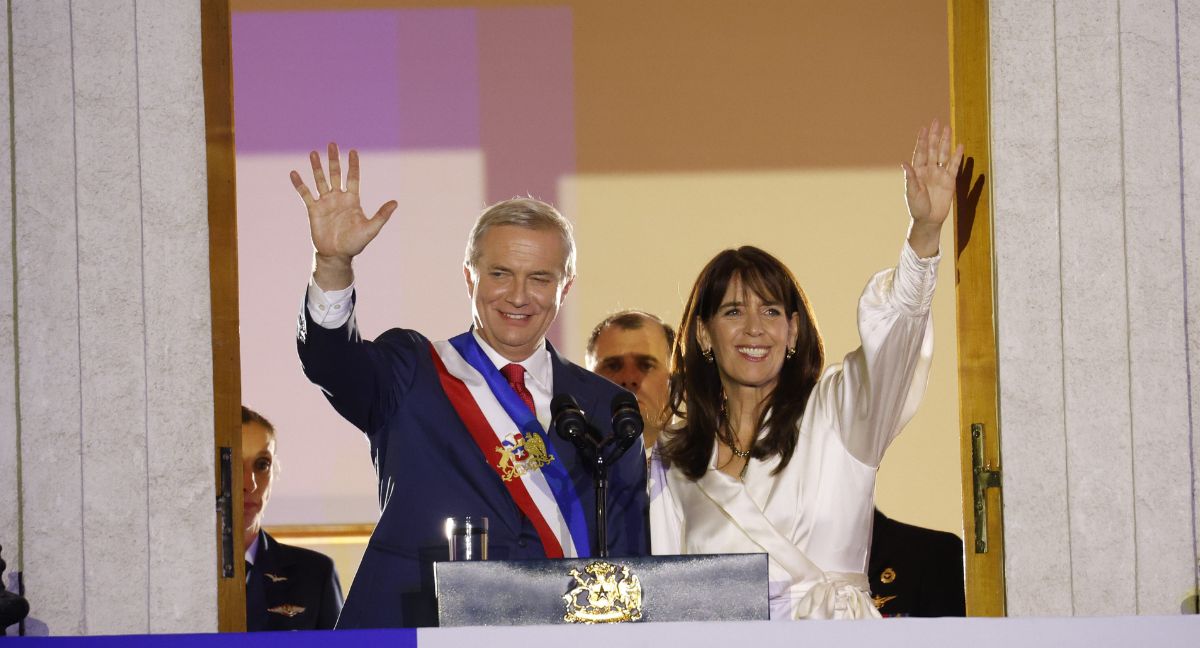 El jet set de Kast en el Palacio de La Moneda: mil invitados, barra libre y con la presencia del expresidente Frei y Cecilia Bolocco