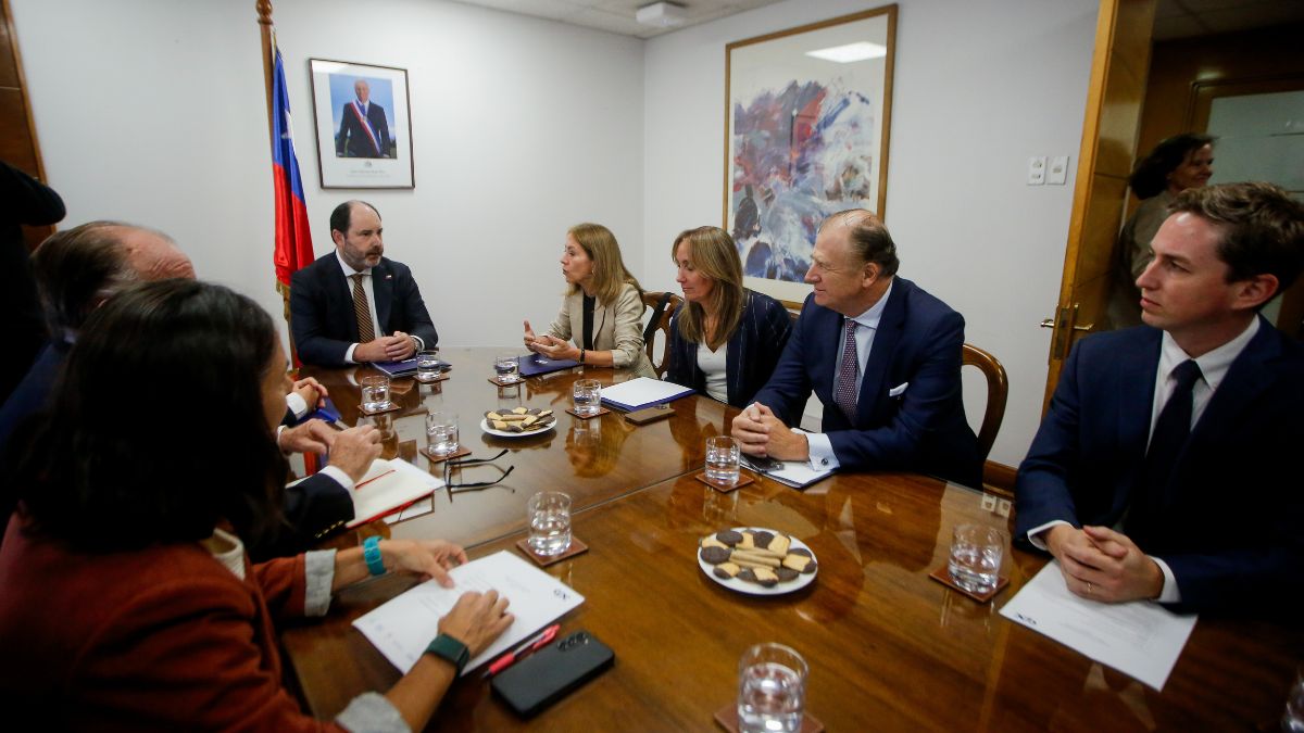 CPC se reúne con ministro del Trabajo y aboga “porque se elimine la irrenunciabilidad de los feriados”