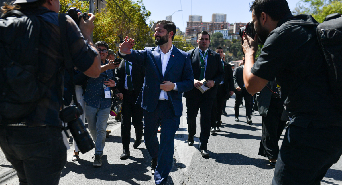 Defender el legado: el mensaje de Boric a sus viejos colaboradores para contrarrestar las críticas del Gobierno de Kast