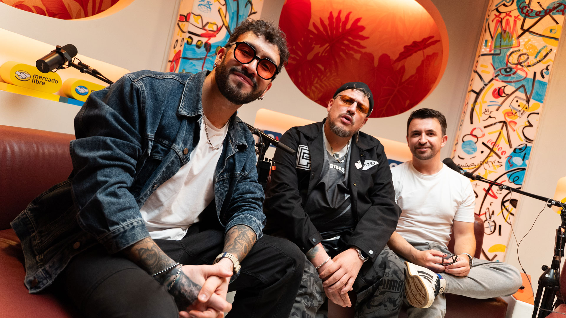 El trío de Tomás Va a Morir habla de su nueva temporada y del saturado mundo de los podcast: “Entre más competencia hay, más fácil es destacar, se hace mucho más evidente cuáles tienen chispa”