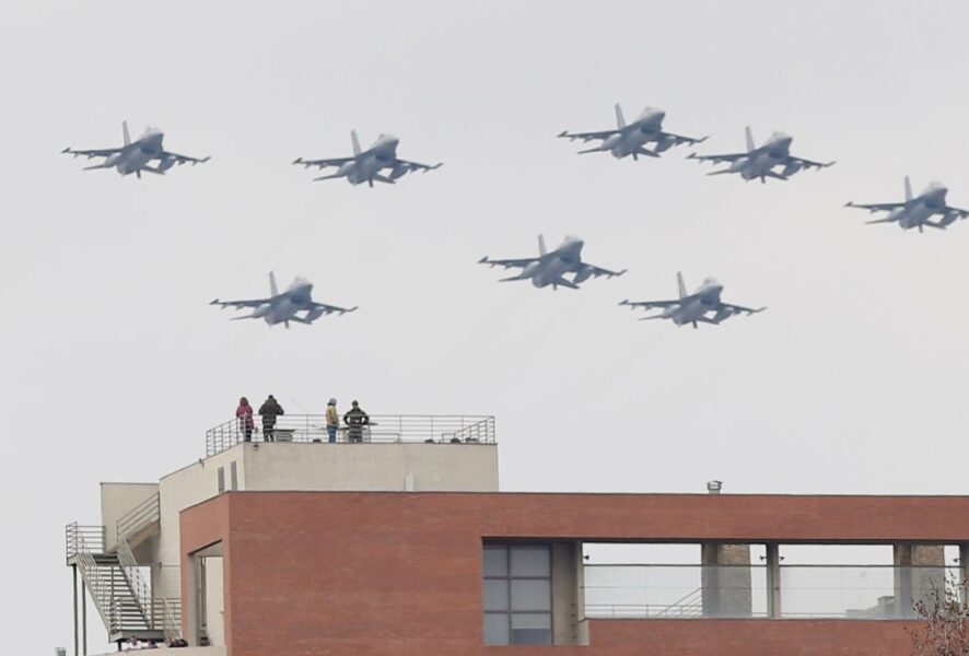 F-16 en Santiago