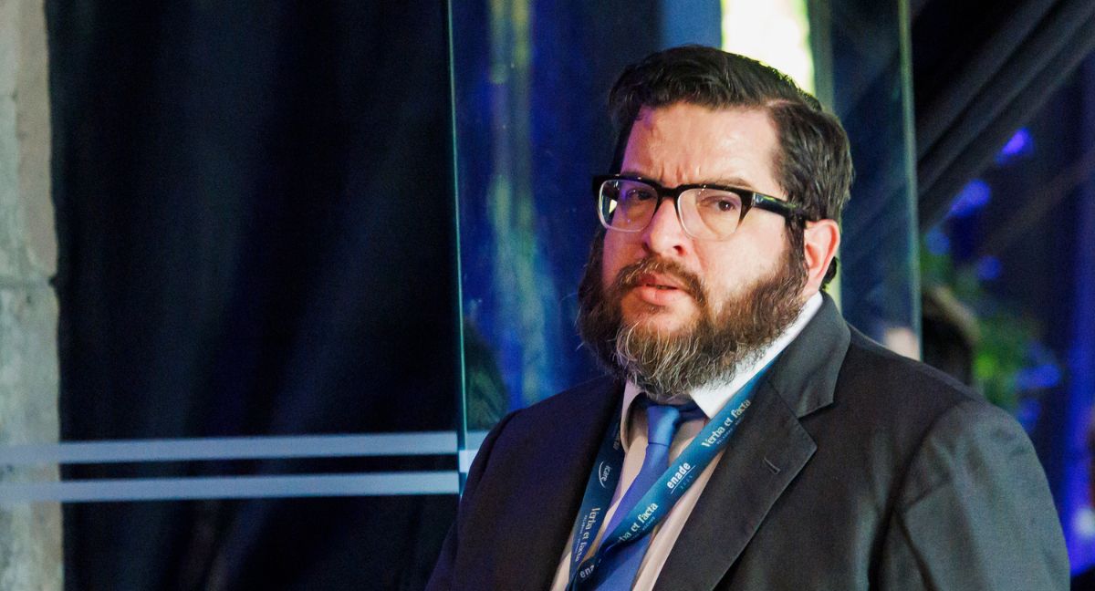 La Moneda intenta hacer control de daños tras usar concepto de “Estado en quiebra” y Cristián Valenzuela asume responsabilidad del error