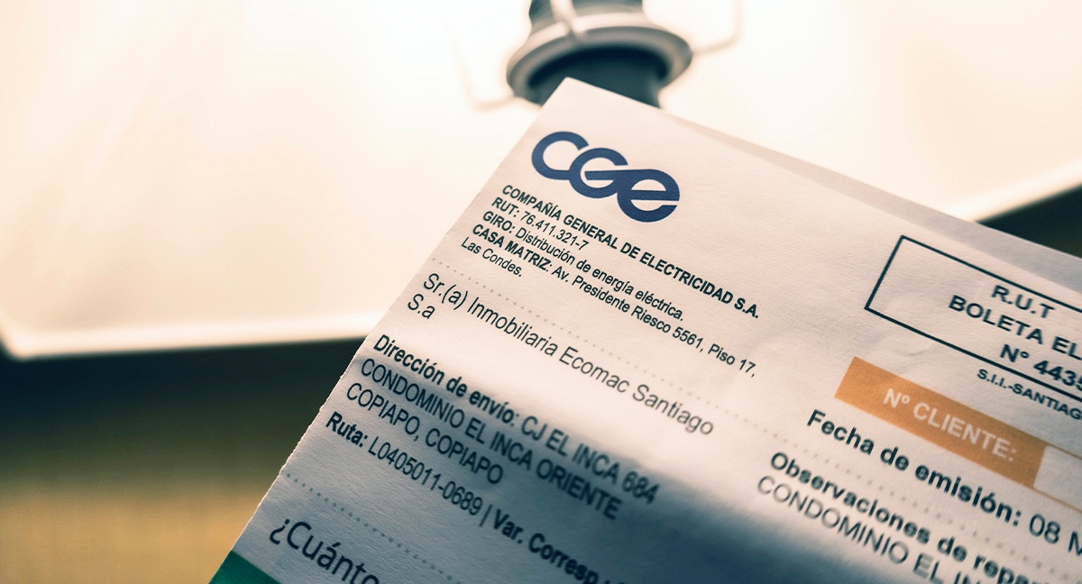 Nuevo golpe al bolsillo: cuentas de la luz subirían hasta 25% desde abril por deudas arrastradas desde la pandemia