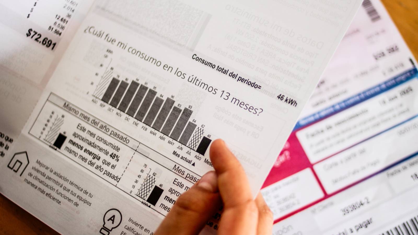 “Considerando el actual escenario económico”: SEC instruyó a las empresas eléctricas a aplazar alzas en cuentas de la luz hasta julio