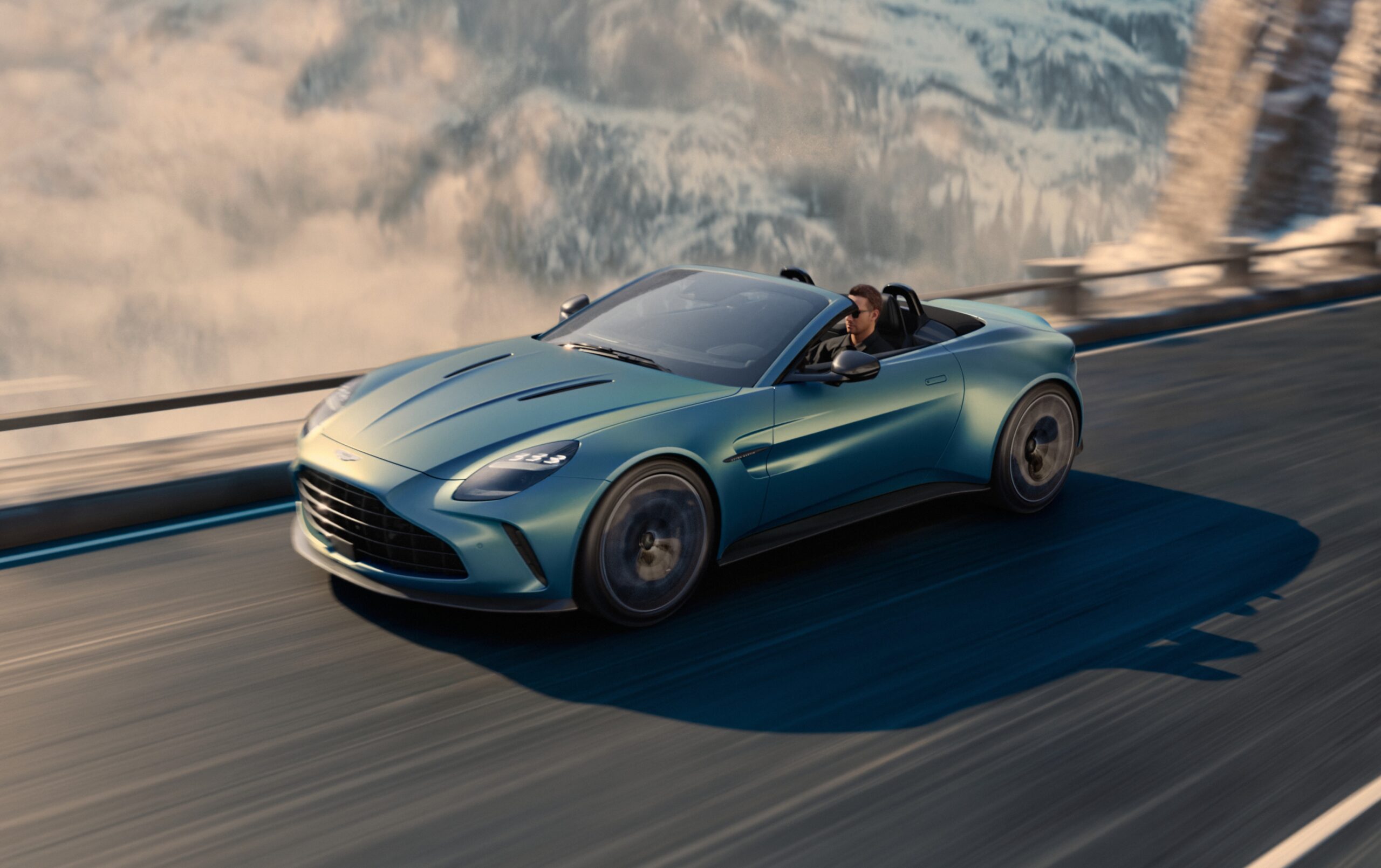 Aston Martin desembarca en Chile las dos versiones más radicales del Vantage