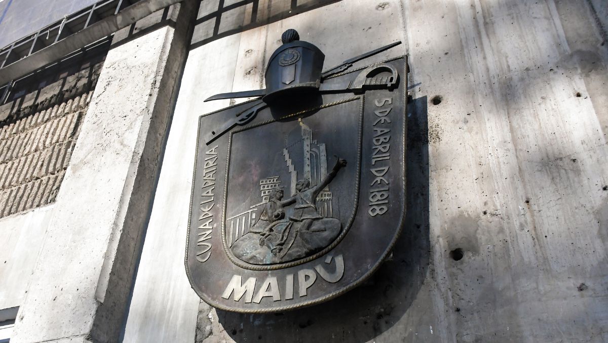 Maipú destituye a 25 funcionarios por mal uso de licencias médicas: algunos salieron del país y Vodanovic advierte que otros casos “tendrán la máxima sanción”