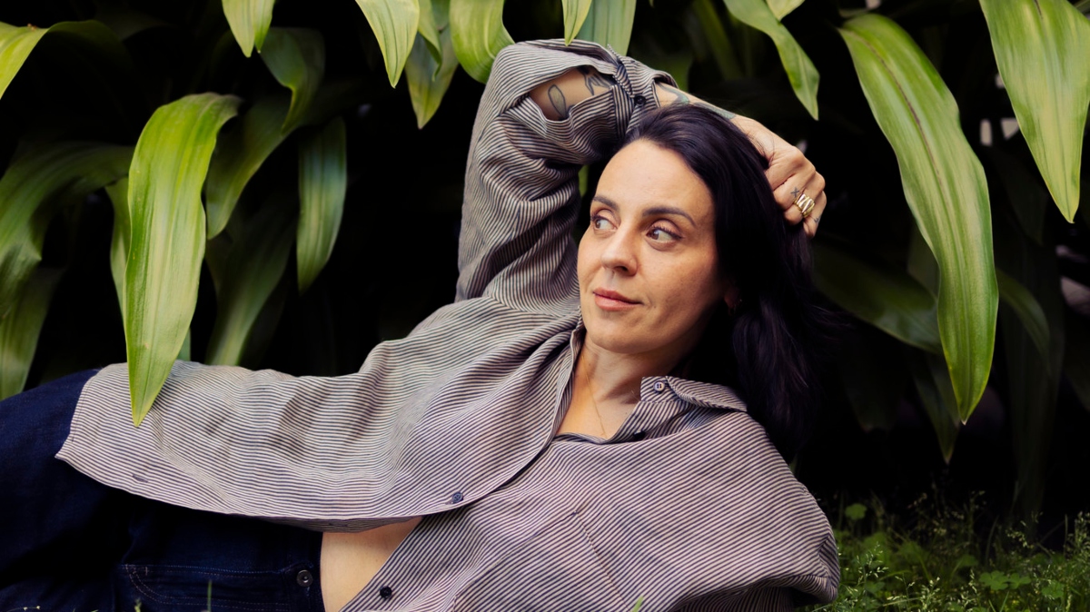 Jani Dueñas y su apuesta musical con Sombra: “Ahora me siento más segura y atrevida para mostrar mis emociones”