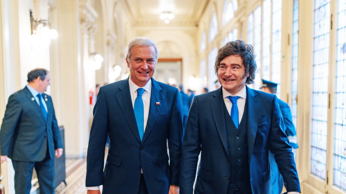 Tras encuentro con Milei, Kast retoma idea de  corredor humanitario: “Se ha facilitado la posibilidad de iniciarlo”