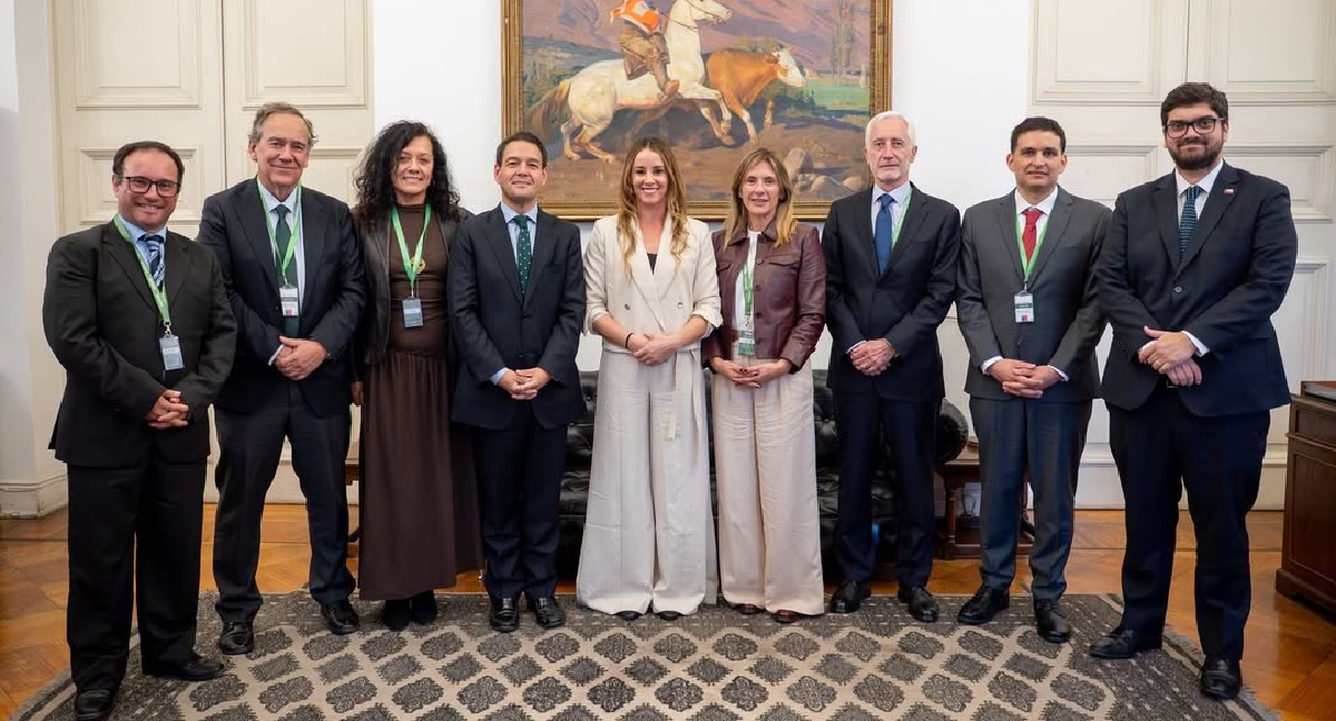 La reunión de la ministra Sedini con la Asociación Nacional de la Prensa en que se abordó la deuda del Servel con los medios y críticas al clipping