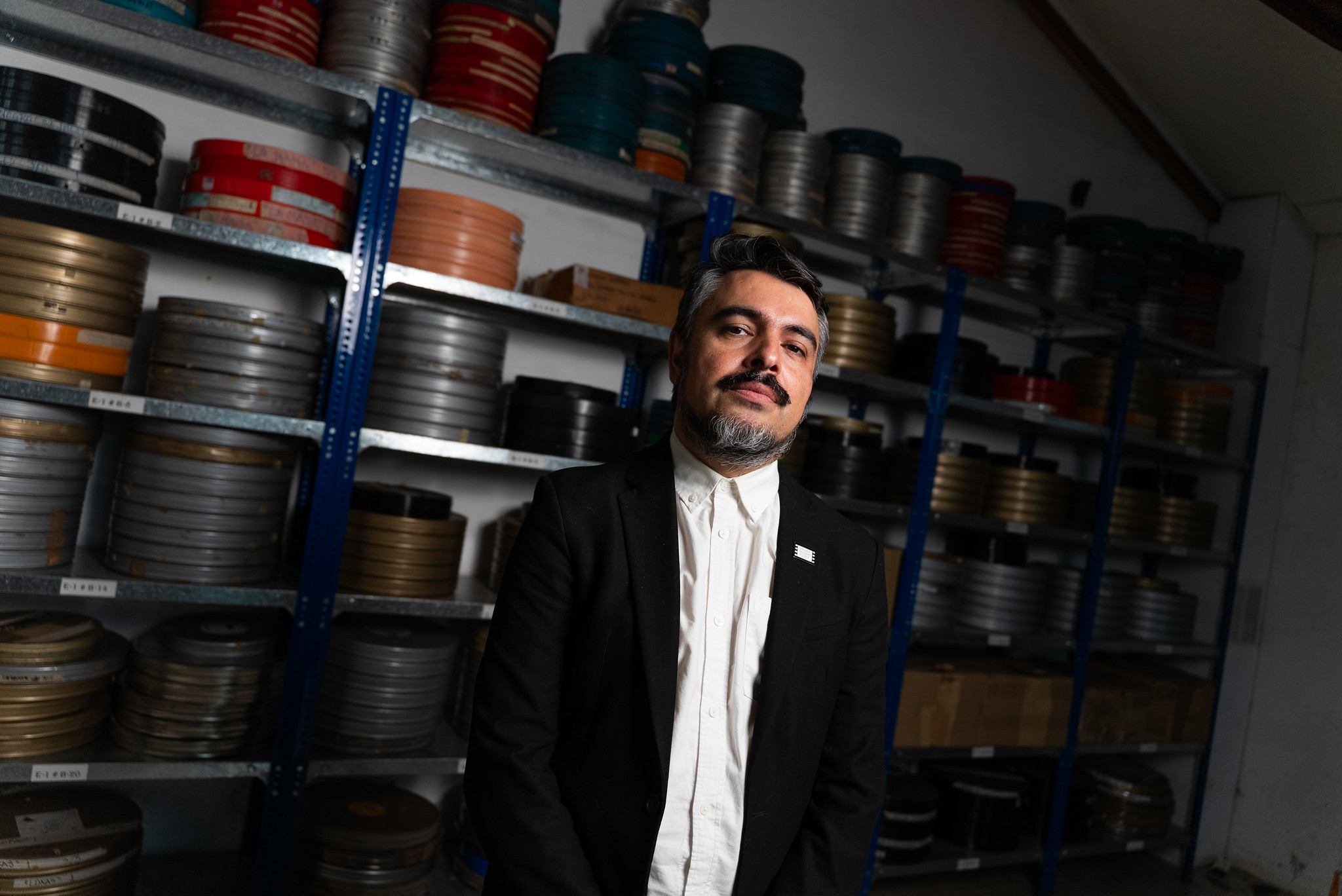 La historia de la lata sin rotular que contenía la película más antigua encontrada en Chile y otros tesoros que marcan los 20 años de la Cineteca Nacional