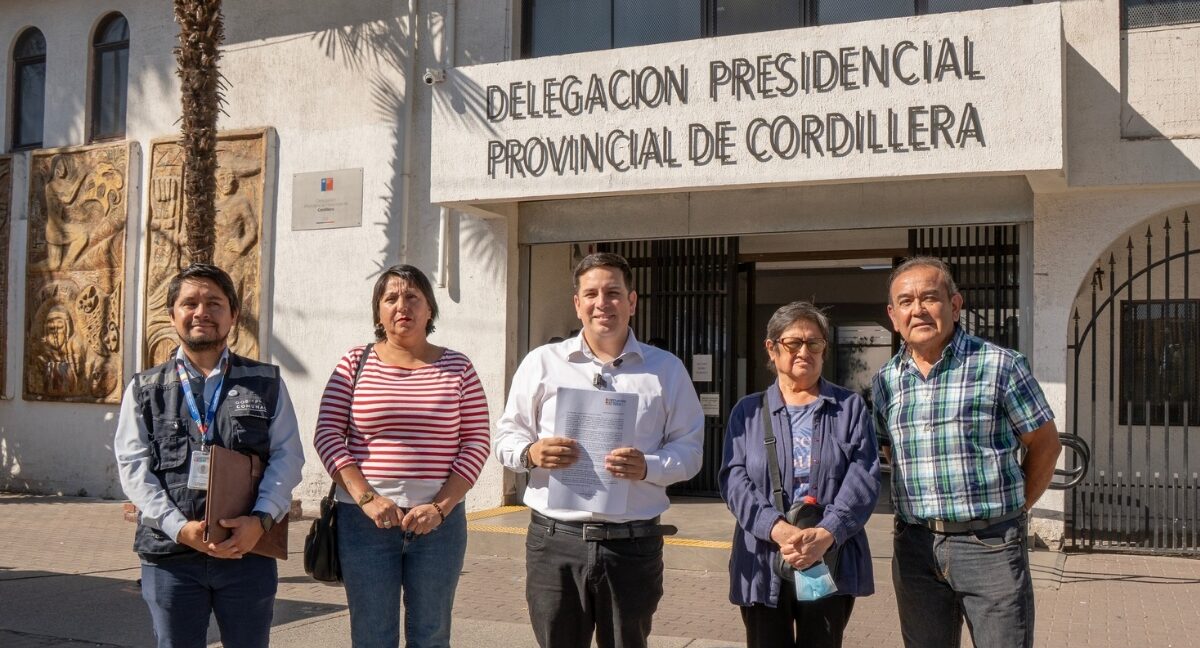 Alcalde Puente Alto y vecinos